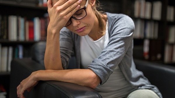 鼻炎的症状是什么及治疗 中医治疗鼻炎按摩的7个穴位