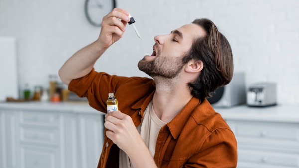 盐酸特比萘芬喷雾剂可以经常用吗  盐酸特比萘芬喷雾剂会有耐药吗