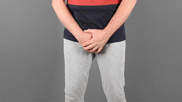 12岁的男孩子遗精正常吗