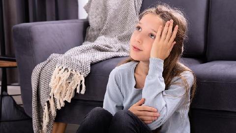 小孩子脸上长白色的小点点是怎么回事