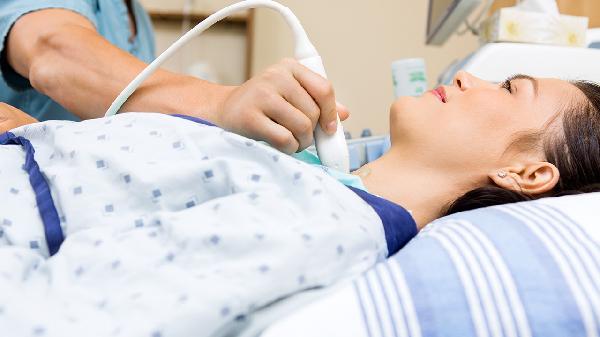 三度单纯性甲状腺肿和甲状腺结节一样吗