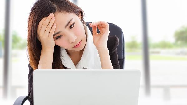 头痛冒冷汗怎么回事